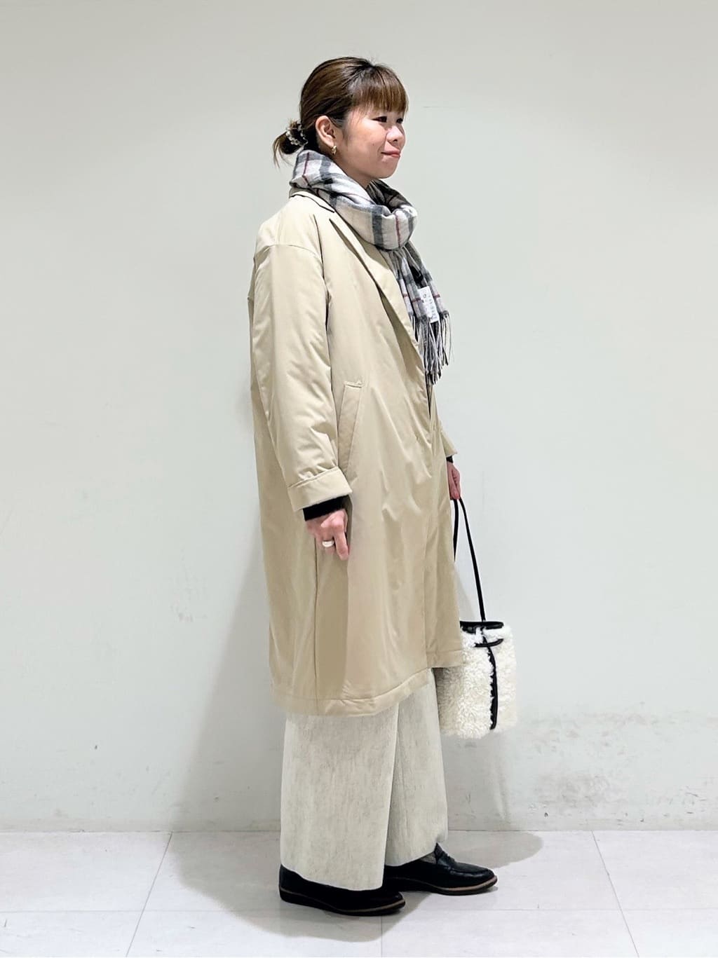 tsuyuさんの「INDIVI｜ウォッシャブルウールストール」を使ったコーディネート