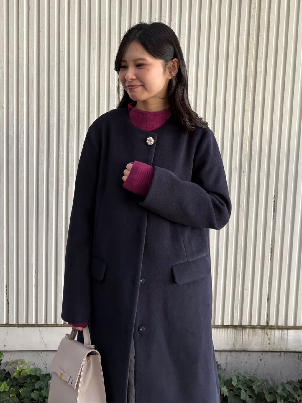 AOIさんの「Couture brooch｜【ゆるふわ・通勤】リッシュアンゴラ バックパール調ニット」を使ったコーディネート