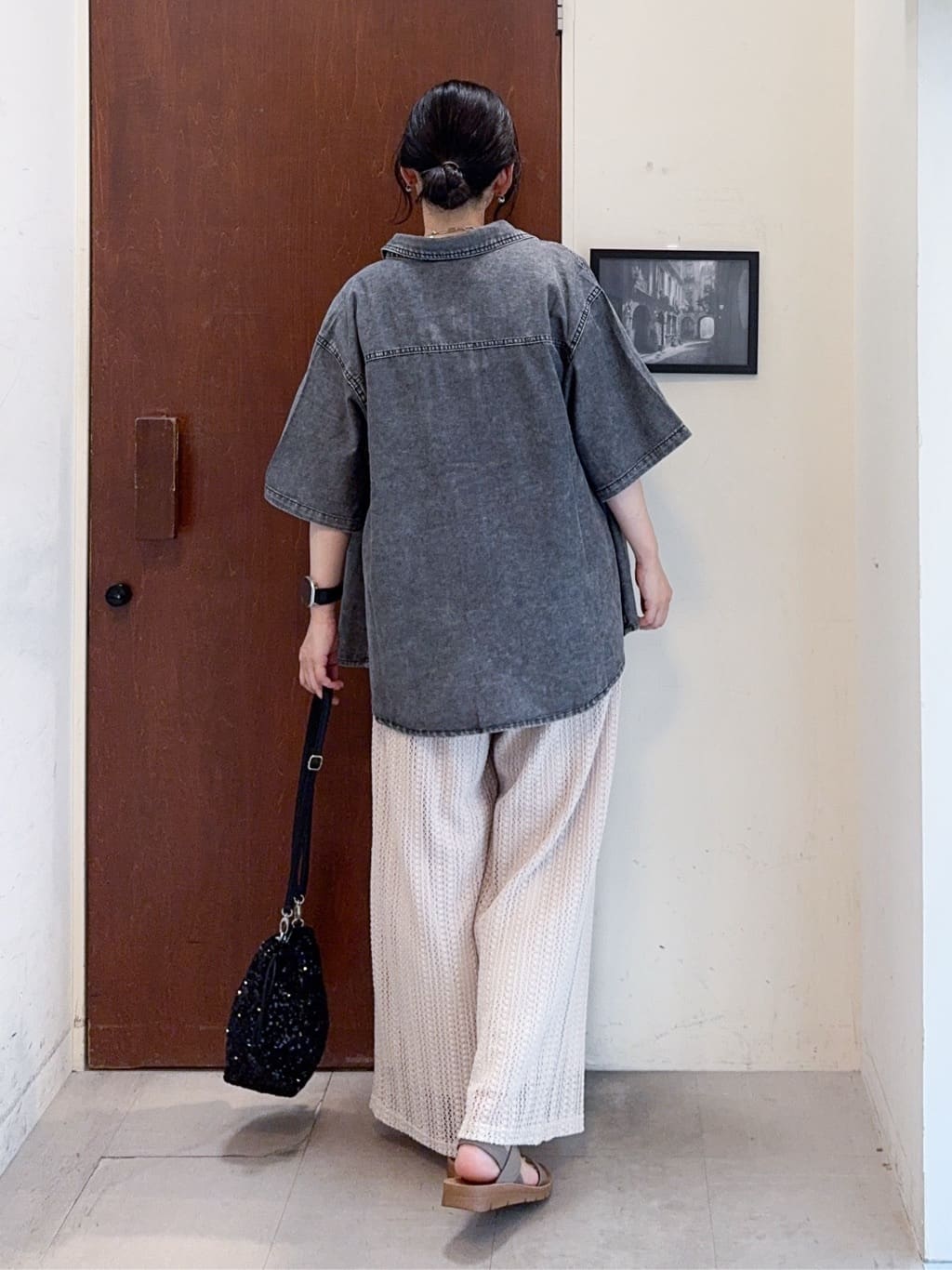 𝐇𝐢𝐫𝐨𝐦𝐢さんの「SHOO･LA･RUE｜【S-LL】クロシェ風レースイージーワイドパンツ」を使ったコーディネート