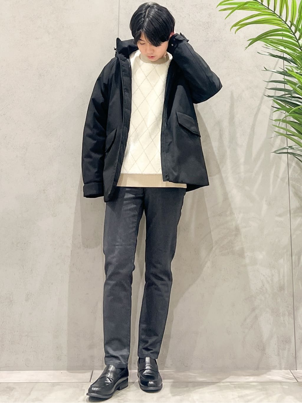 SHI-MAさんの「THE SHOP TK｜【軽くて、暖かい】SORONA／ソロナ 中綿ブルゾン 防風/軽量/洗濯機OK/フード脱着可」を使ったコーディネート