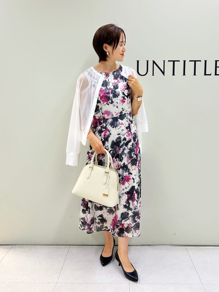 Mikiさんの「UNTITLED｜【シアー/エレガント/花柄/夏ワンピ】ペイントフラワーワンピース」を使ったコーディネート