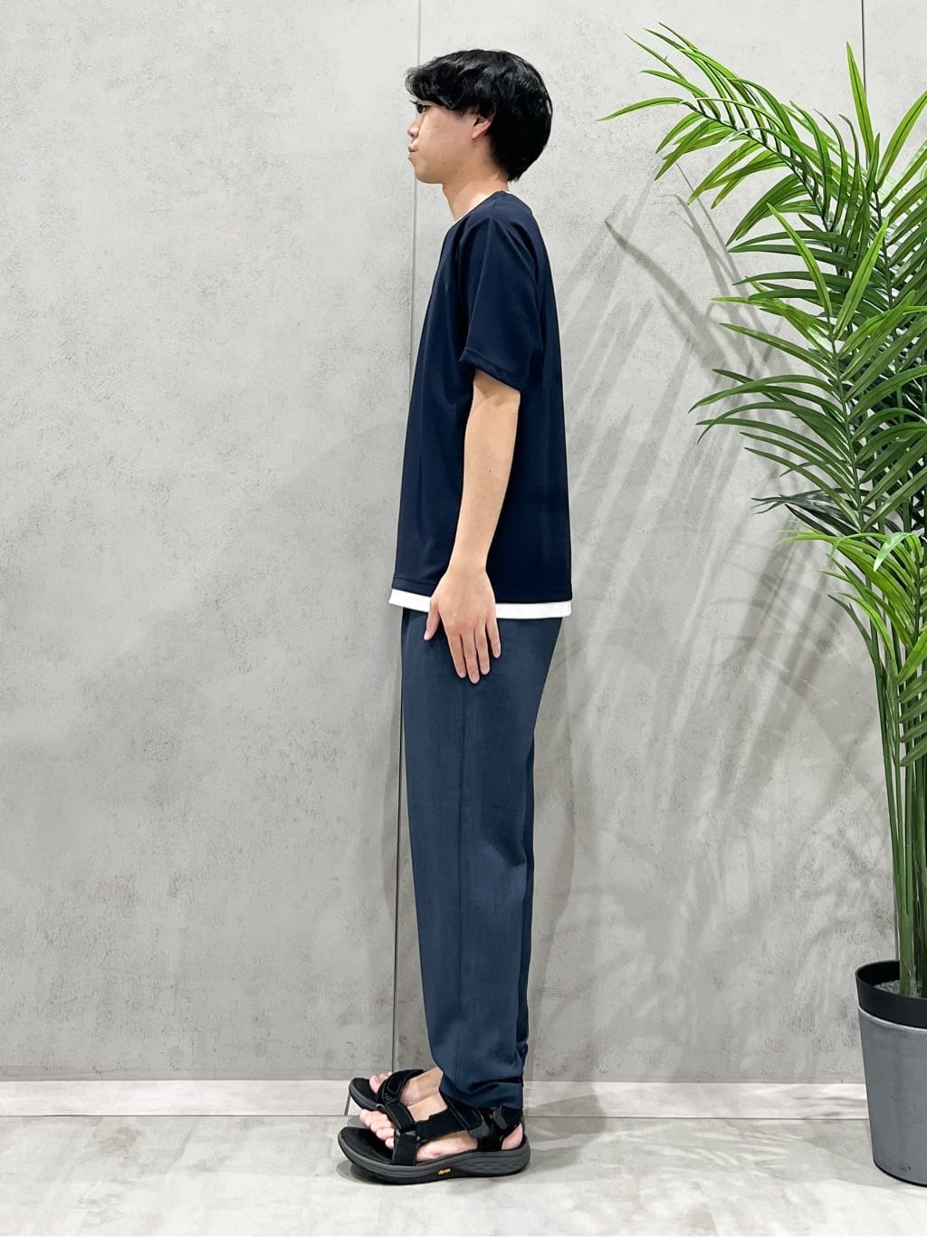 SHI-MAさんの「THE SHOP TK｜ツイルキーネック 半袖Tシャツ 接触冷感/洗濯機OK」を使ったコーディネート