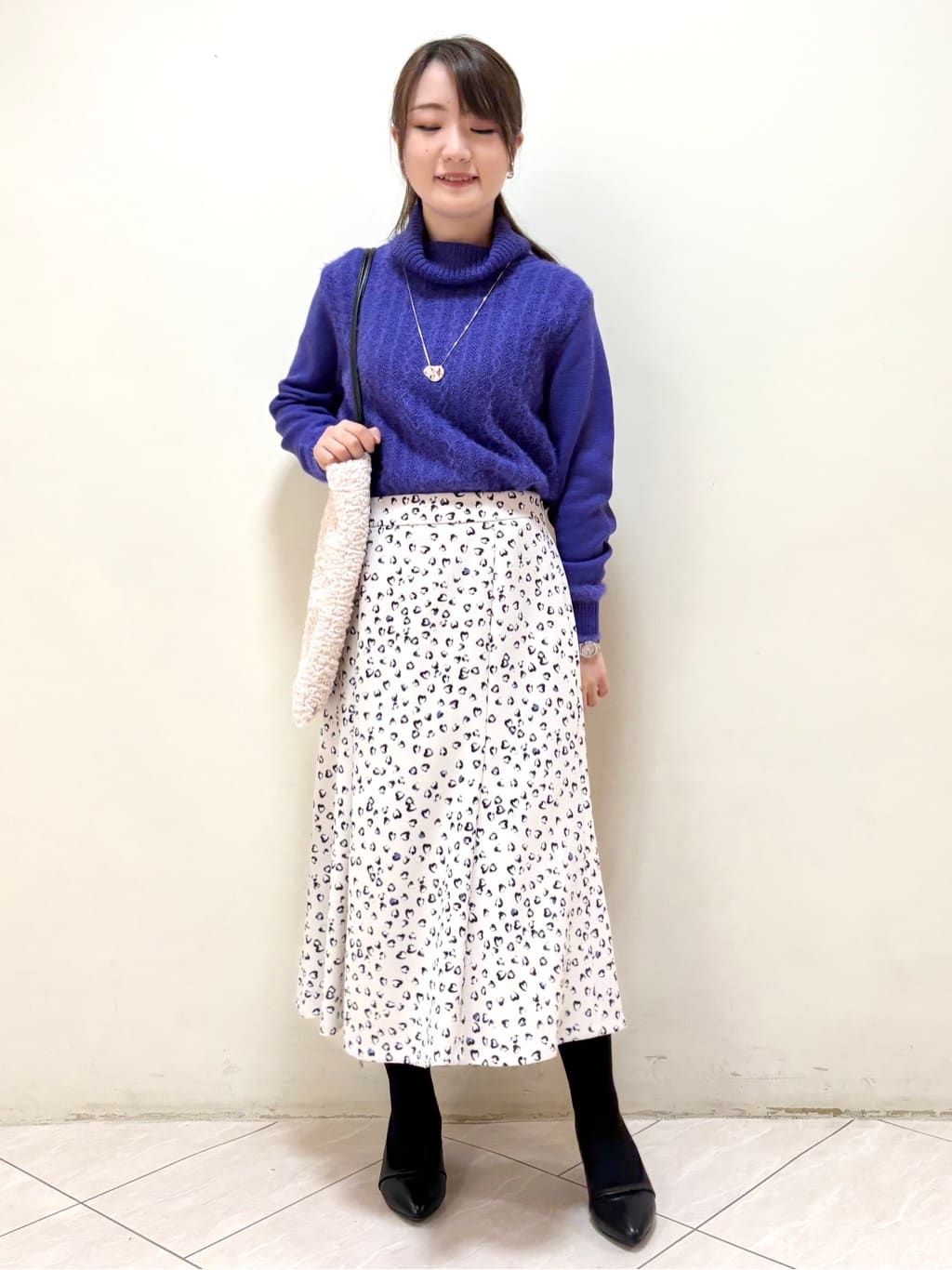 mikiさんの「Reflect｜【ほんのりラメ感◎】ふわふわフェザーヤーンハイネックニット」を使ったコーディネート