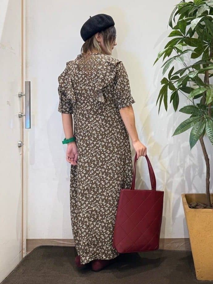 misakiさんの「SHOO･LA･RUE｜【S-LL】クラシカルな 花柄ワンピース」を使ったコーディネート