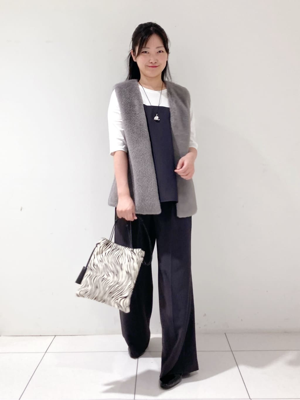 momokoさんの「INDIVI｜ミンク調フェイクファージレ」を使ったコーディネート