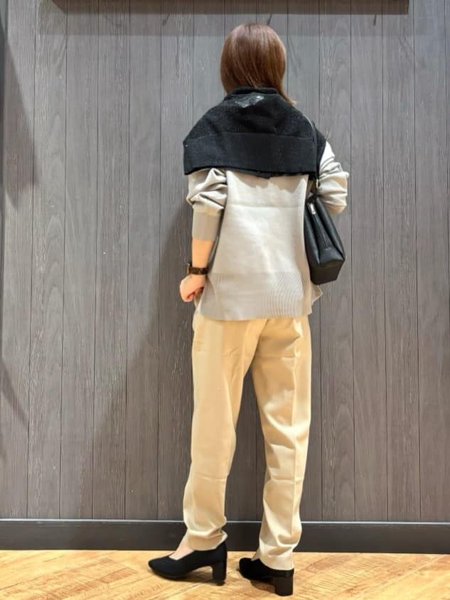 meiさんの「SHOO･LA･RUE｜【洗濯機可/S-3L/美脚シルエット】通勤・セレモニーにも　きちんと見えする ソフトスティックパンツ」を使ったコーディネート