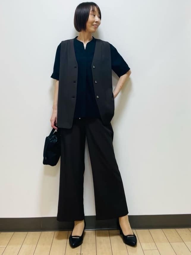 Riiさんの「Reflect｜【ウエスト総ゴム／セットアップ／単品使いOK◎】ベスト＋ストレートパンツセット」を使ったコーディネート