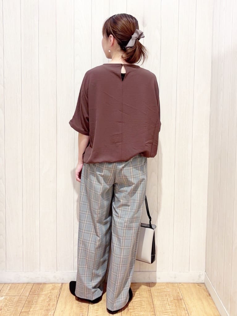 あいこさんの「SHOO･LA･RUE｜【洗濯後しわになりにくい】さらっとタッチの 5分袖ドルマンブラウス」を使ったコーディネート