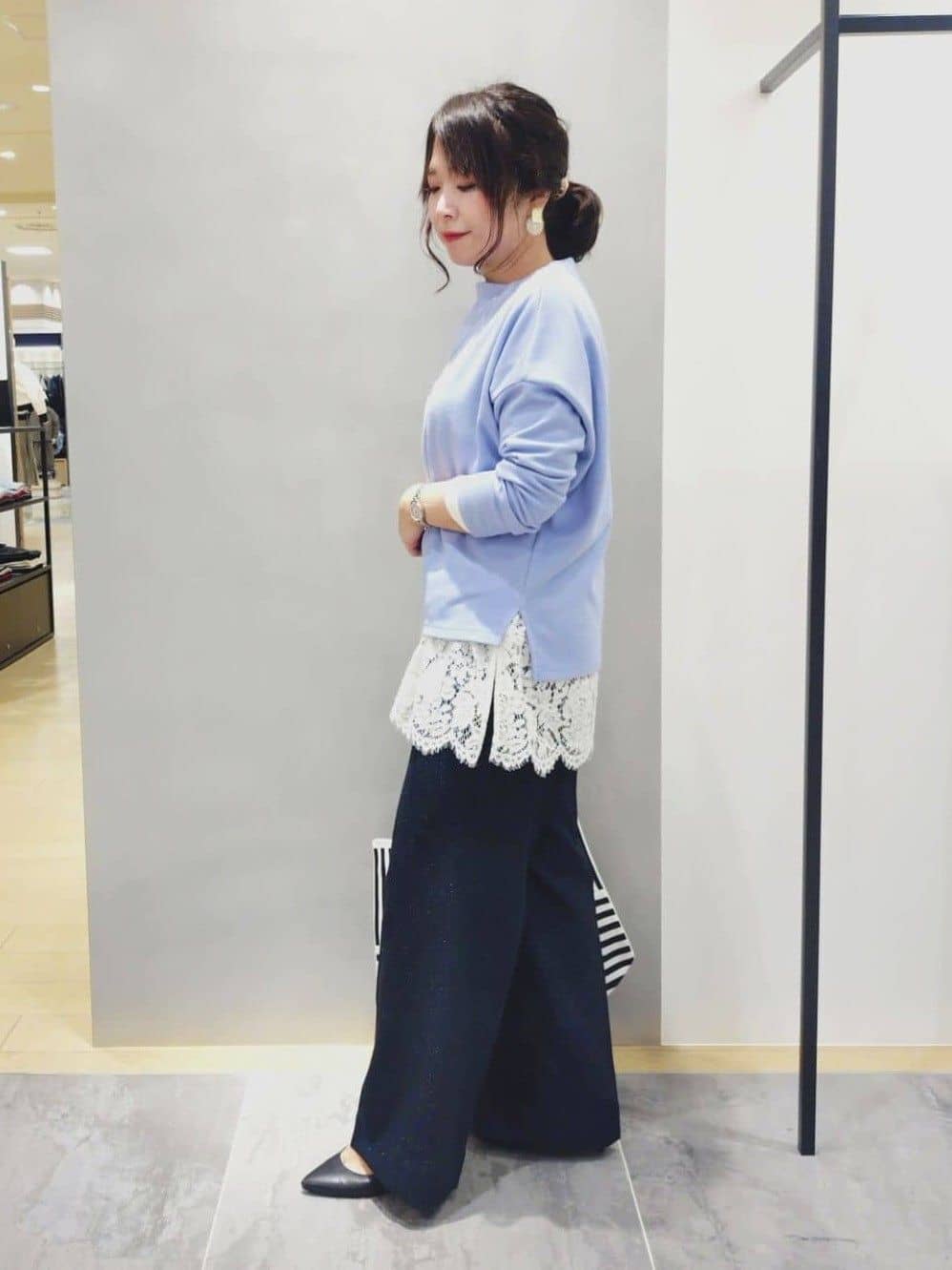 TOMOMIさんの「INDIVI｜【褒められパンツ/ウール調素材】ラメ混ワイドパンツ」を使ったコーディネート