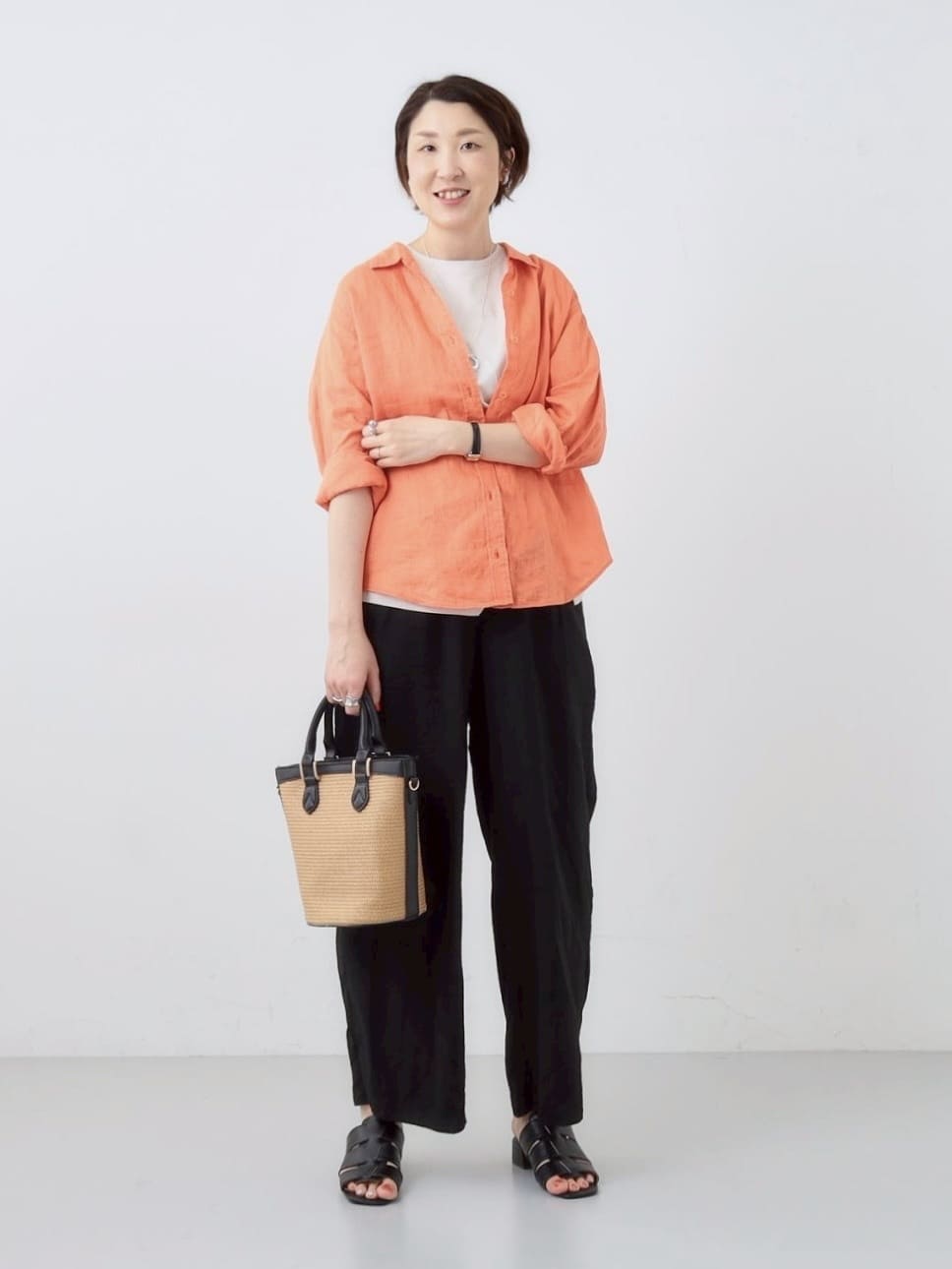 yuriさんの「INDIVI｜【洗える／UVケア／SETUP可能】ドロストワイドパンツ」を使ったコーディネート