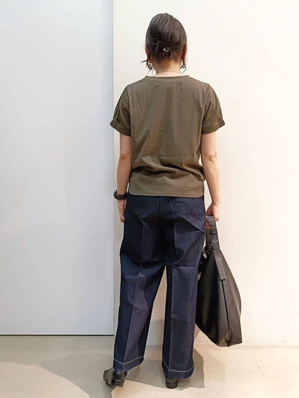 あんさんの「THE SHOP TK｜袖タックTシャツ【接触冷感/毛玉になりにくい/UV】」を使ったコーディネート