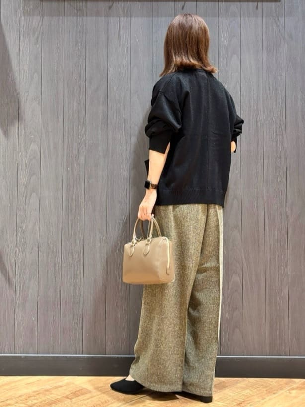 meiさんの「SHOO･LA･RUE｜【無地/ドット柄】お袖フリルが華やぐ きれいめブラウス」を使ったコーディネート