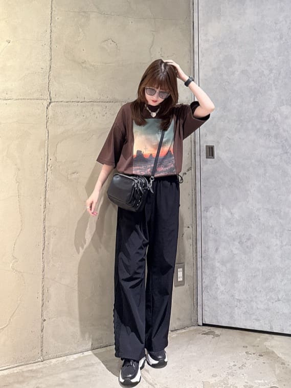 MIKAさんの「tk.TAKEO KIKUCHI｜ウェスタンフォトスタッズTシャツ」を使ったコーディネート