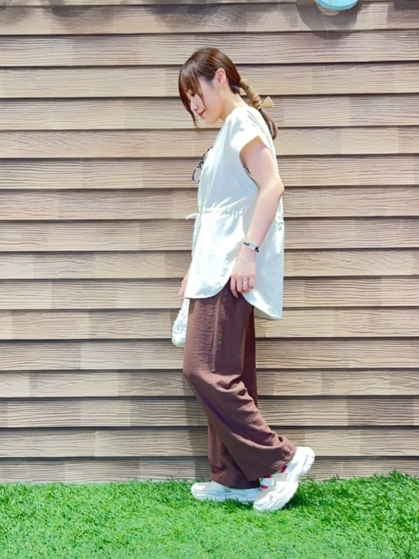 himiさんの「SHOO･LA･RUE｜【S-LL】シルエットが変えられる ウエストリボンブラウス」を使ったコーディネート