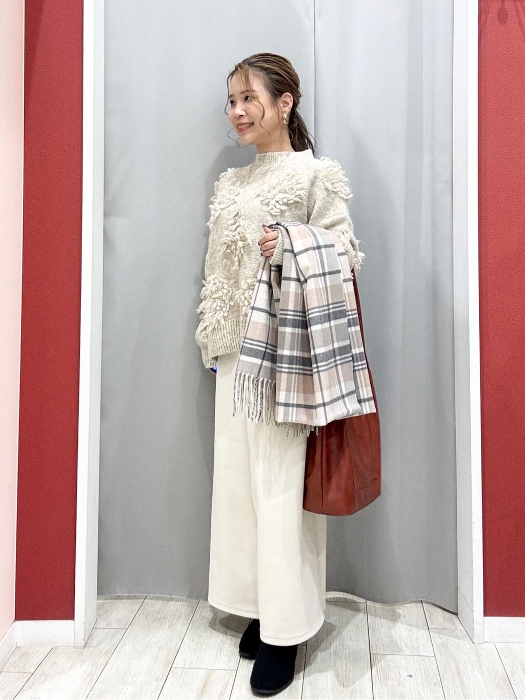 shioさんの「SHOO･LA･RUE｜【洗濯機可】華やぐ ループデザインニット」を使ったコーディネート