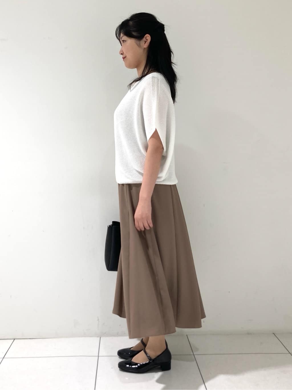 momokoさんの「INDIVI｜【洗える／清涼感】コクーンシルエットニット」を使ったコーディネート