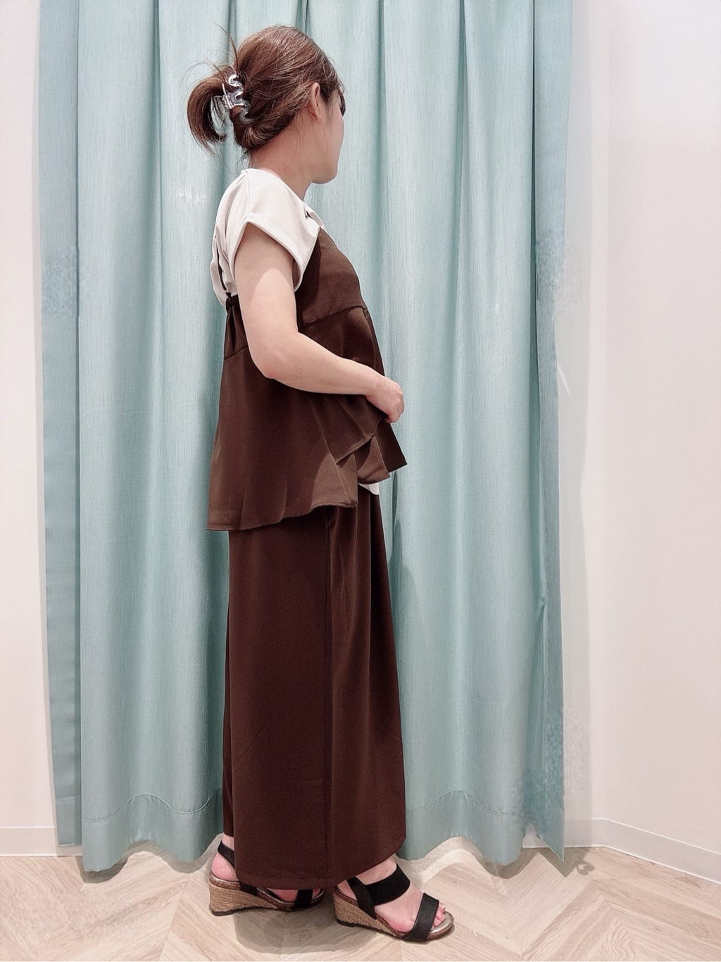 chn2さんの「SHOO･LA･RUE｜【S-LL/セットアップ可/ひんやり】女性らしさ溢れる ティアードキャミソール」を使ったコーディネート