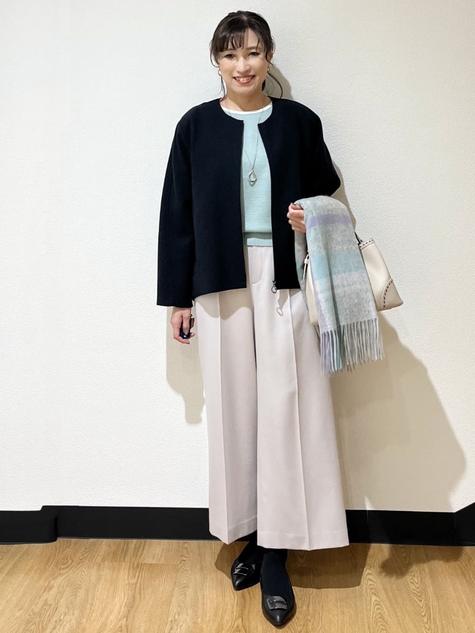 ayaさんの「Reflect｜【秋映え／単品使い◎／すっきり見え】ブローチ付きニットアンサンブル」を使ったコーディネート