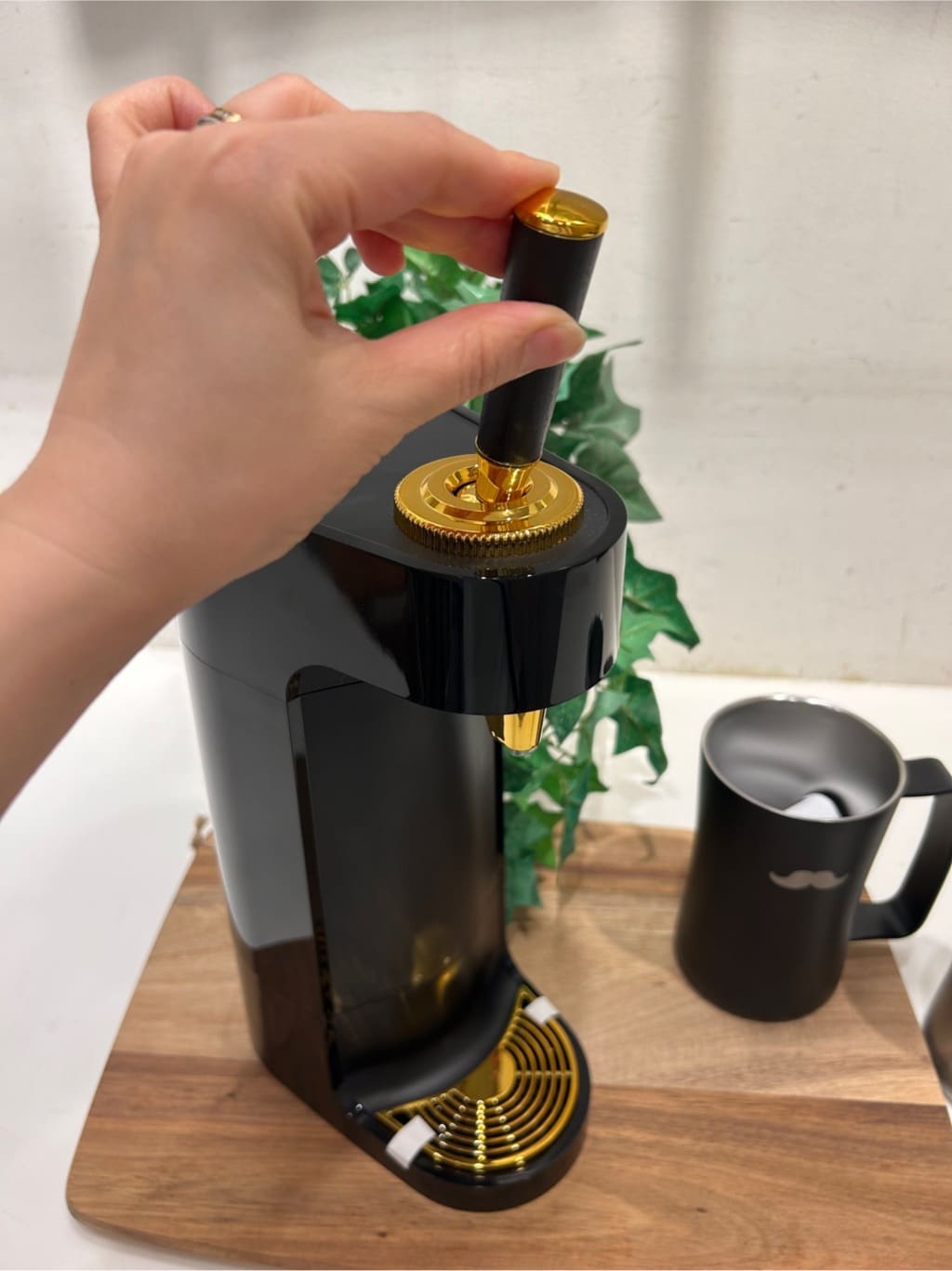 しーさんの「212 KITCHEN STORE｜スタンドビールサーバー BK ＜GREENHOUSE  グリーンハウス＞」を使ったコーディネート
