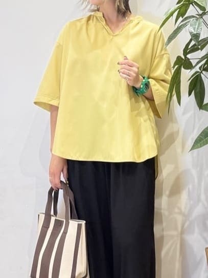misakiさんの「SHOO･LA･RUE｜【S-LL/洗濯後しわになりにくい】バックギャザーがアクセント スッキパーブラウス」を使ったコーディネート