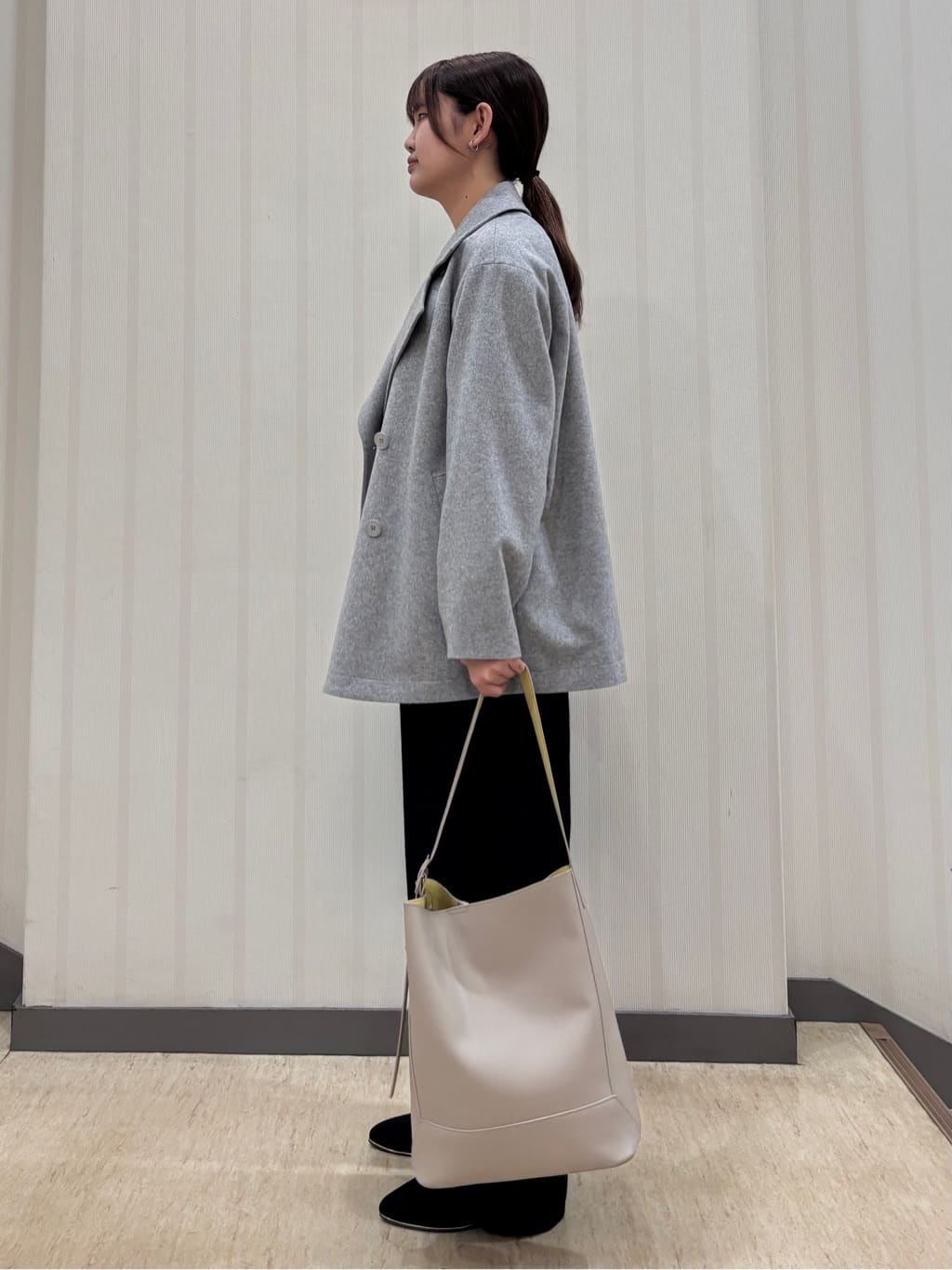 ちひさんの「INDIVI｜【洗える／チュニック丈／カシミヤ混】スリットデザインVネックニット」を使ったコーディネート