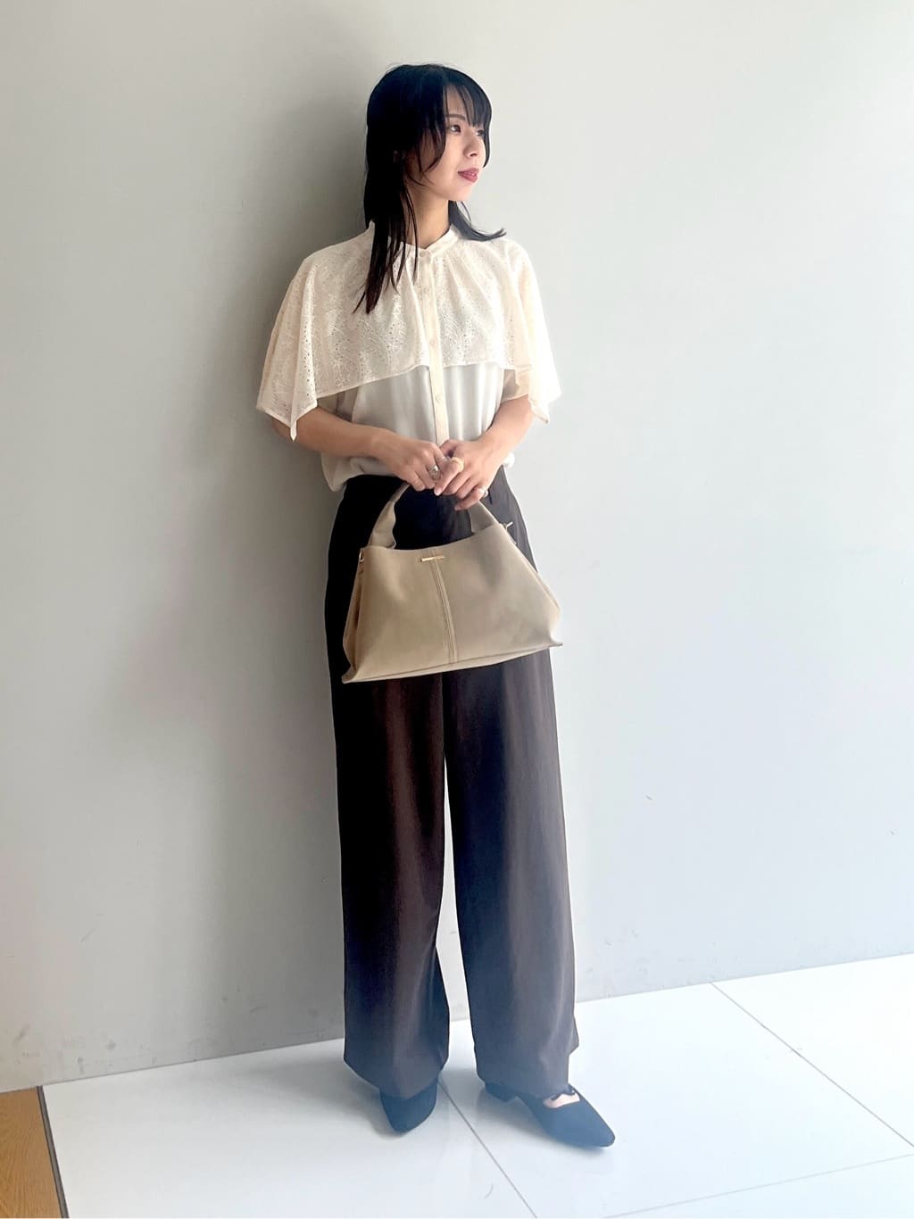 cotaniさんの「grove｜【接触冷感】見た目はきちんと、着心地はらくちん クロップドベイカーパンツ」を使ったコーディネート