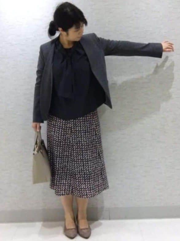sakoさんの「Reflect｜【キレイめスタイル／通勤におすすめ◎】ボウタイシャンブレーカラーブラウス」を使ったコーディネート