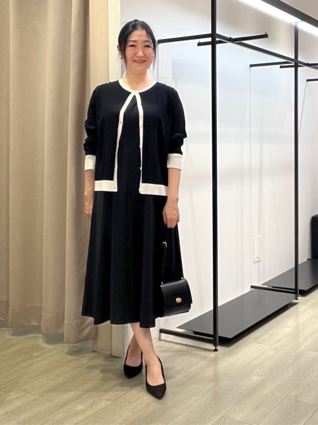 TOMOMIさんの「INDIVI｜【美シルエット】ノースリーブワンピース」を使ったコーディネート