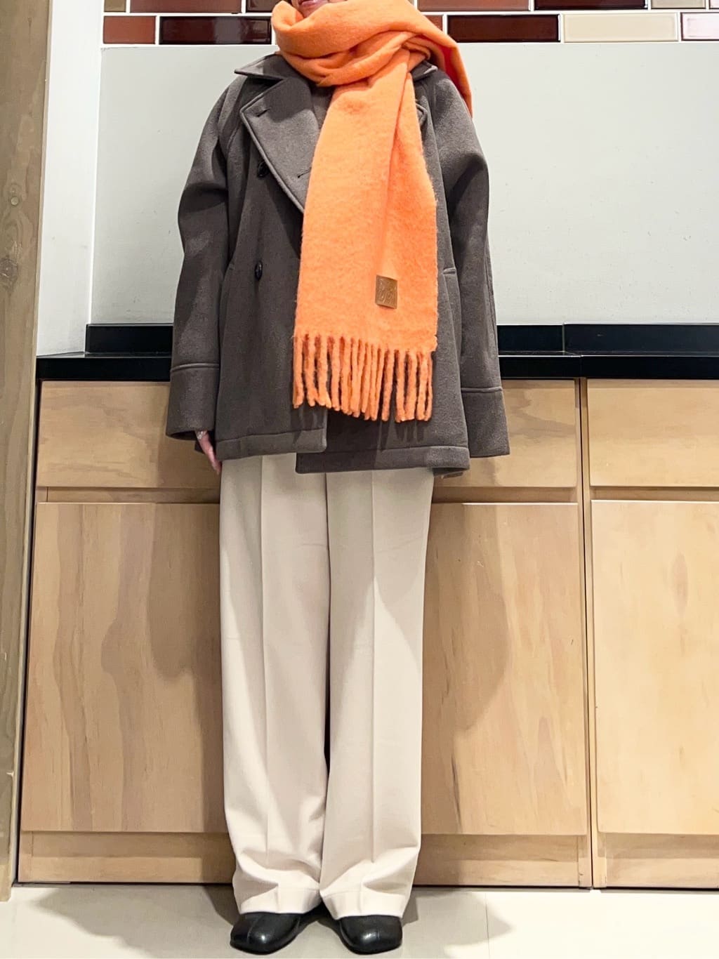 かのさんの「THE SHOP TK｜【華やかで柔らか】ふわふわフェザーニット/洗える・前後2WAY」を使ったコーディネート