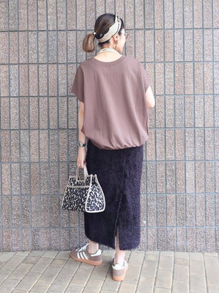 MUTSUKOさんの「UNTITLED｜【CHIGNON】別注 ミニ裏毛フレンチスリーブプルオーバー」を使ったコーディネート
