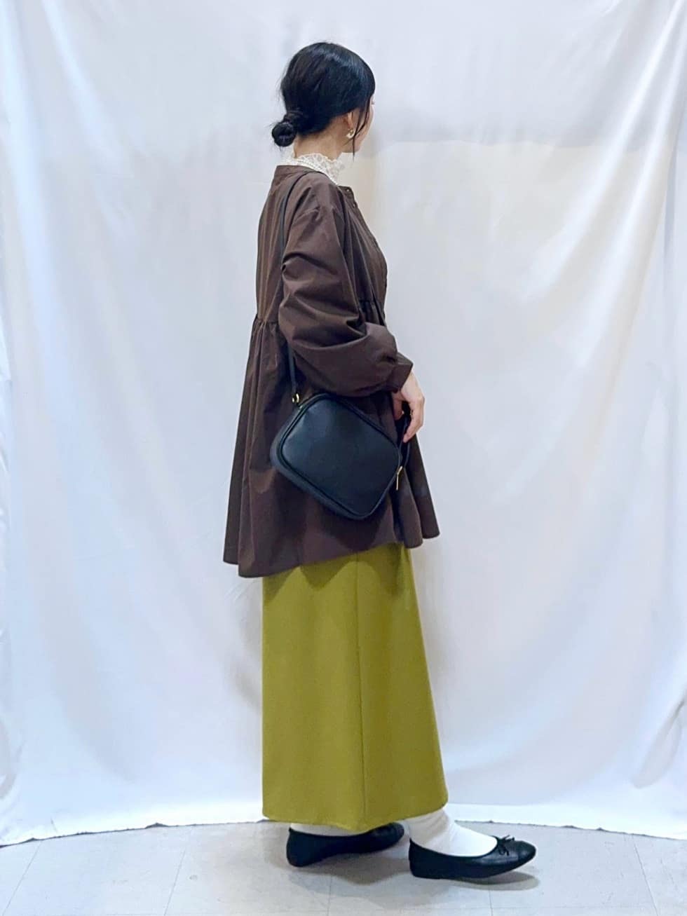 𝐇𝐢𝐫𝐨𝐦𝐢さんの「SHOO･LA･RUE｜【S-LL】上品なレースハイネックトップス」を使ったコーディネート