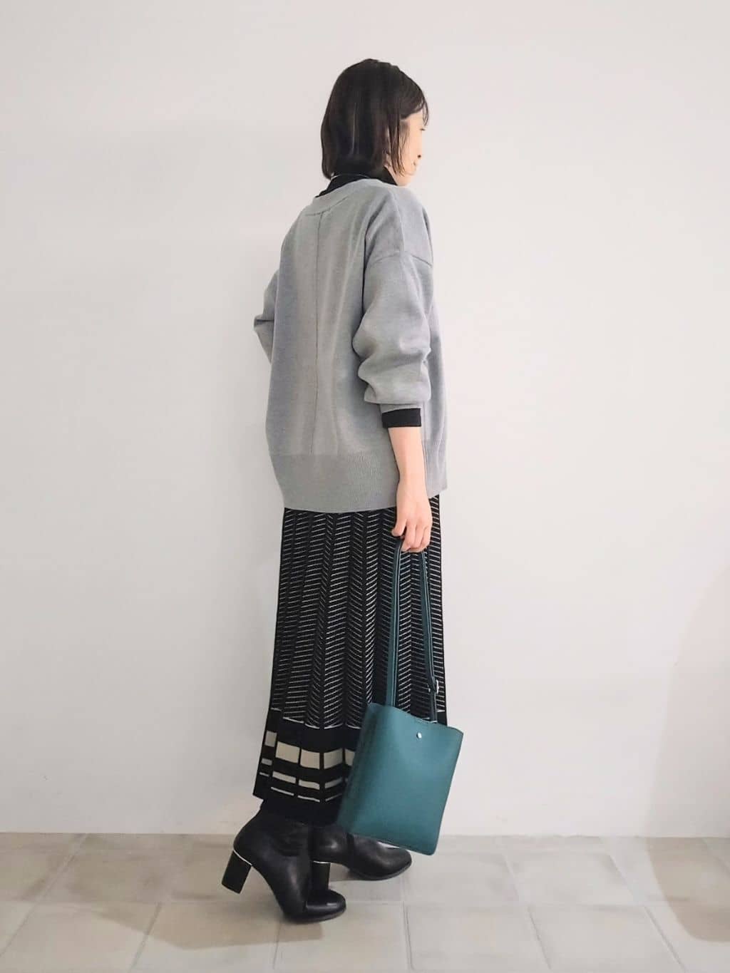 miomioさんの「SHOO･LA･RUE｜ストレッチブーツ」を使ったコーディネート