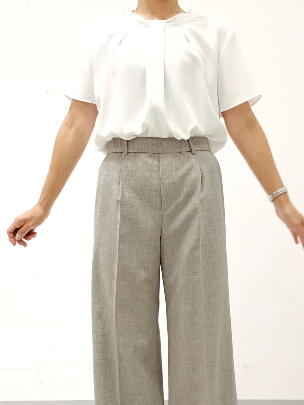 Kさんの「INDIVI｜【UVケア】モノグラム ボウタイデザインブラウス」を使ったコーディネート