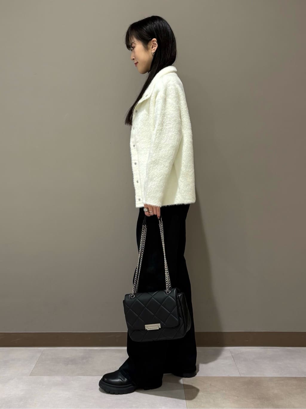 KEIKOさんの「INDIVI｜スタンドネック シャギーモールニット」を使ったコーディネート