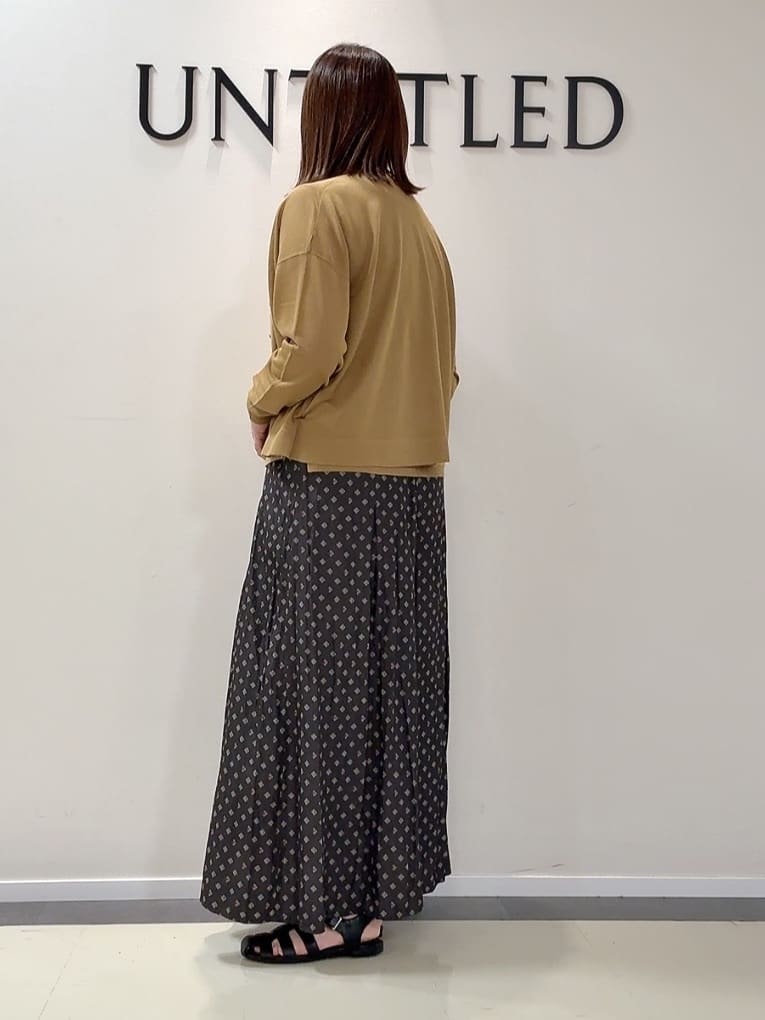 YUIさんの「UNTITLED｜【前後2WAY/アンサンブル可/ゆったり】シアーカーディガン」を使ったコーディネート