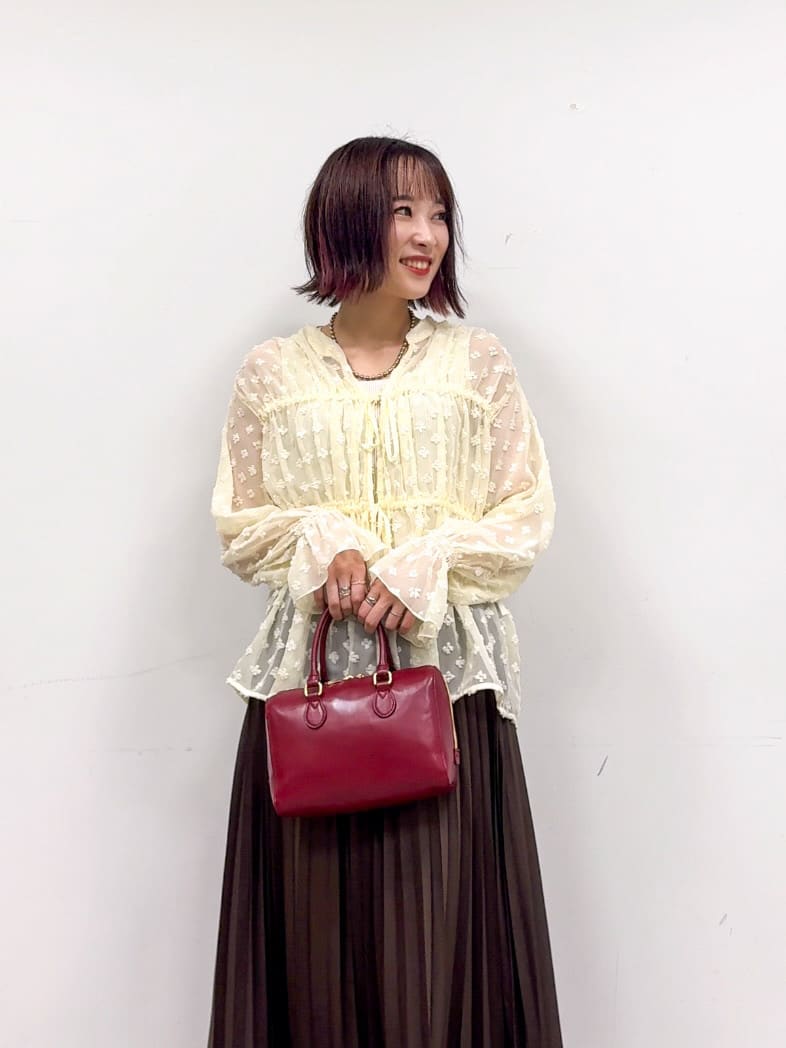𝐜𝐡𝐢𝐤𝐚さんの「SHOO･LA･RUE｜ラクチン フラットパンプス」を使ったコーディネート