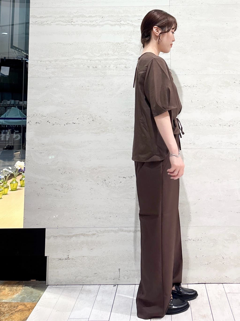 かほさんの「OPAQUE.CLIP｜【抗菌防臭加工／通勤対応】チェーンデザインローファー」を使ったコーディネート