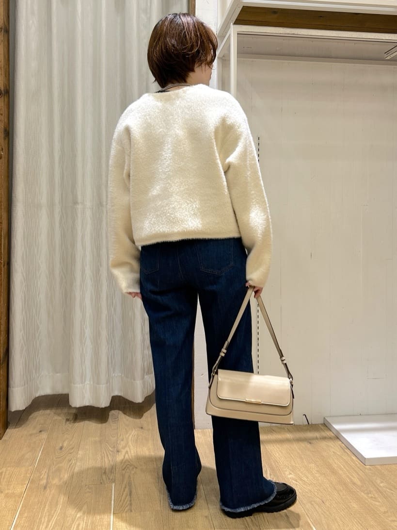 ga_riさんの「THE SHOP TK｜デニムフレアパンツ【洗濯機可】」を使ったコーディネート