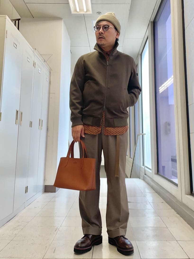 MAKOTO AIさんの「TAKEO KIKUCHI｜【JUST ONE LAYER】ダウンファブリック ジップアップ リブ ブルゾン」を使ったコーディネート