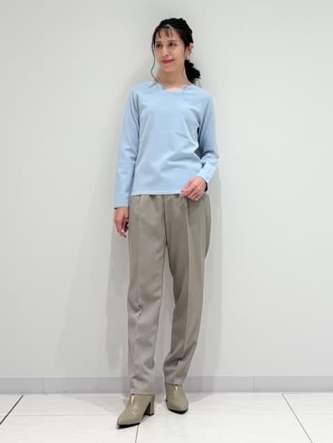 kayoさんの「INDIVI｜【洗える】Vネックコンパクトニット」を使ったコーディネート