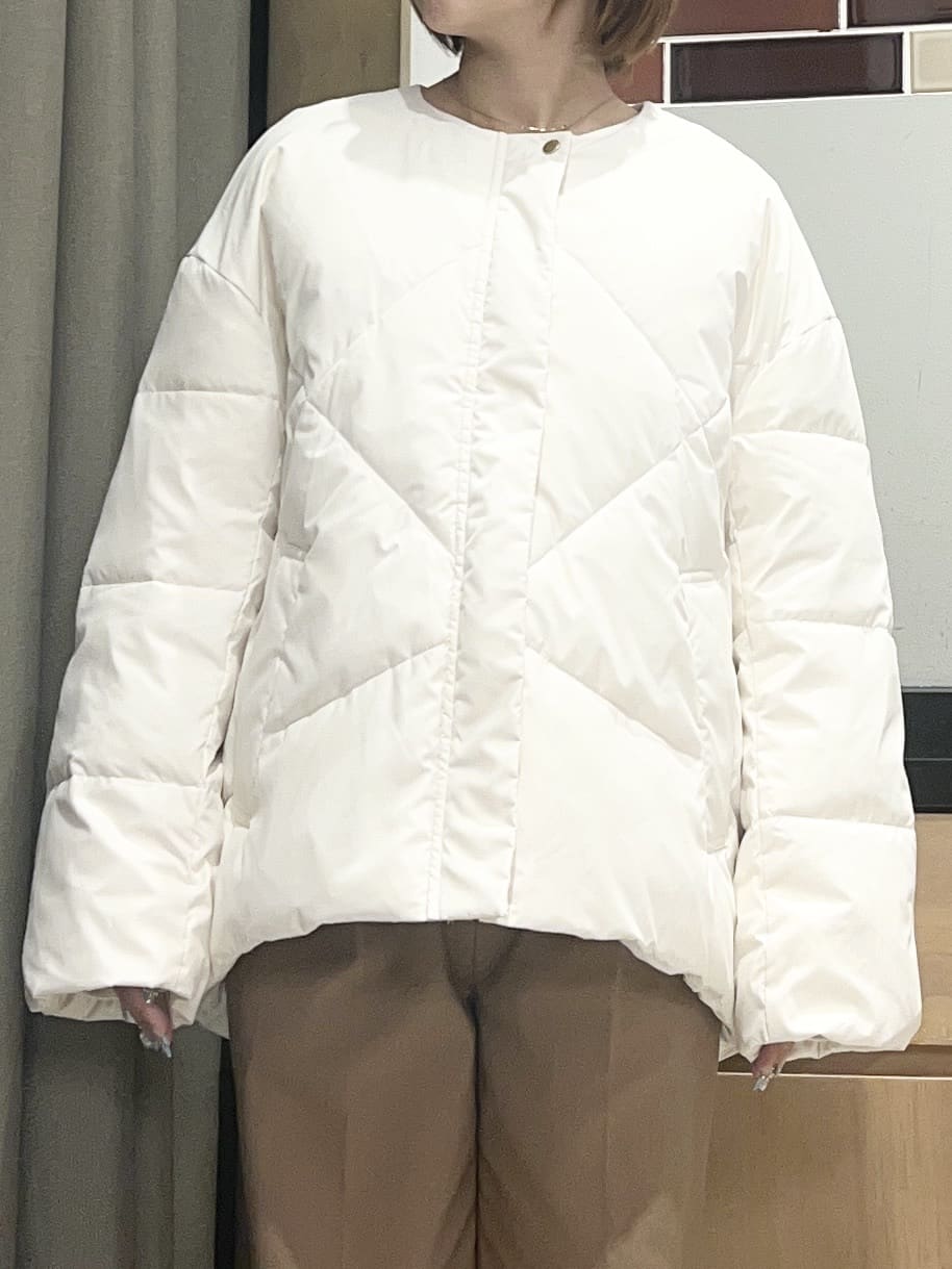 かのさんの「THE SHOP TK｜きれいめにもカジュアルにも ノーカラーキルトジャケット」を使ったコーディネート