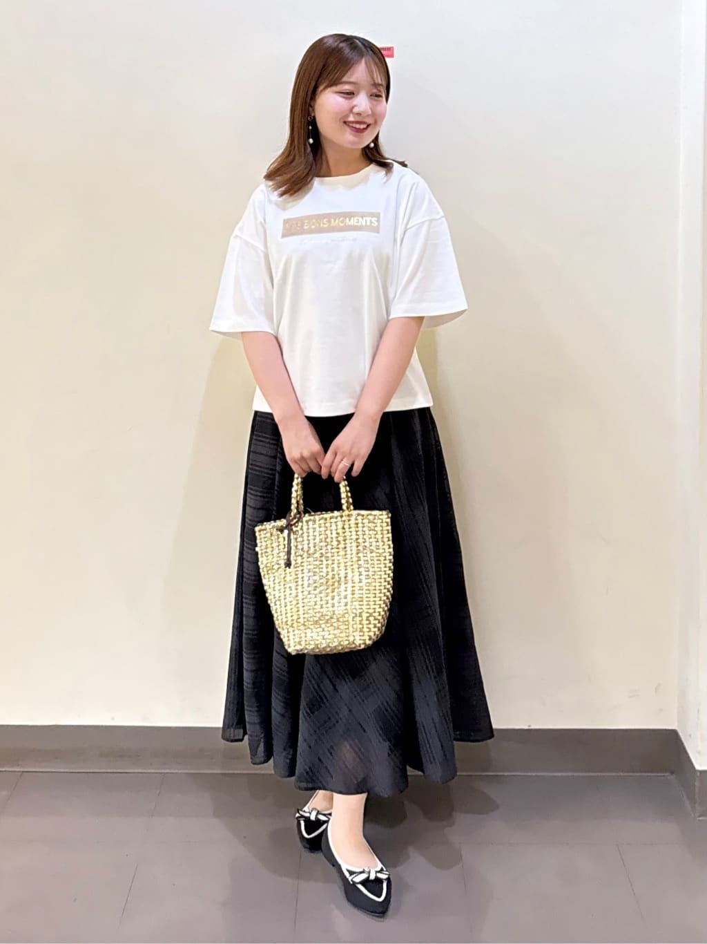 いくみさんの「UNTITLED｜【コットン100/ゆったり/ショート丈/洗える】ベロアロゴTシャツ」を使ったコーディネート