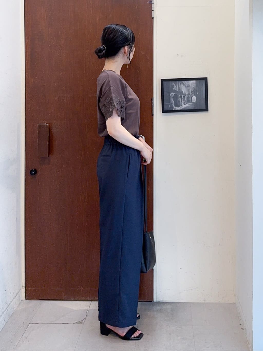 𝐇𝐢𝐫𝐨𝐦𝐢さんの「SHOO･LA･RUE｜【S-LL/ひんやり/UV/】大人上品な お袖レースニット」を使ったコーディネート