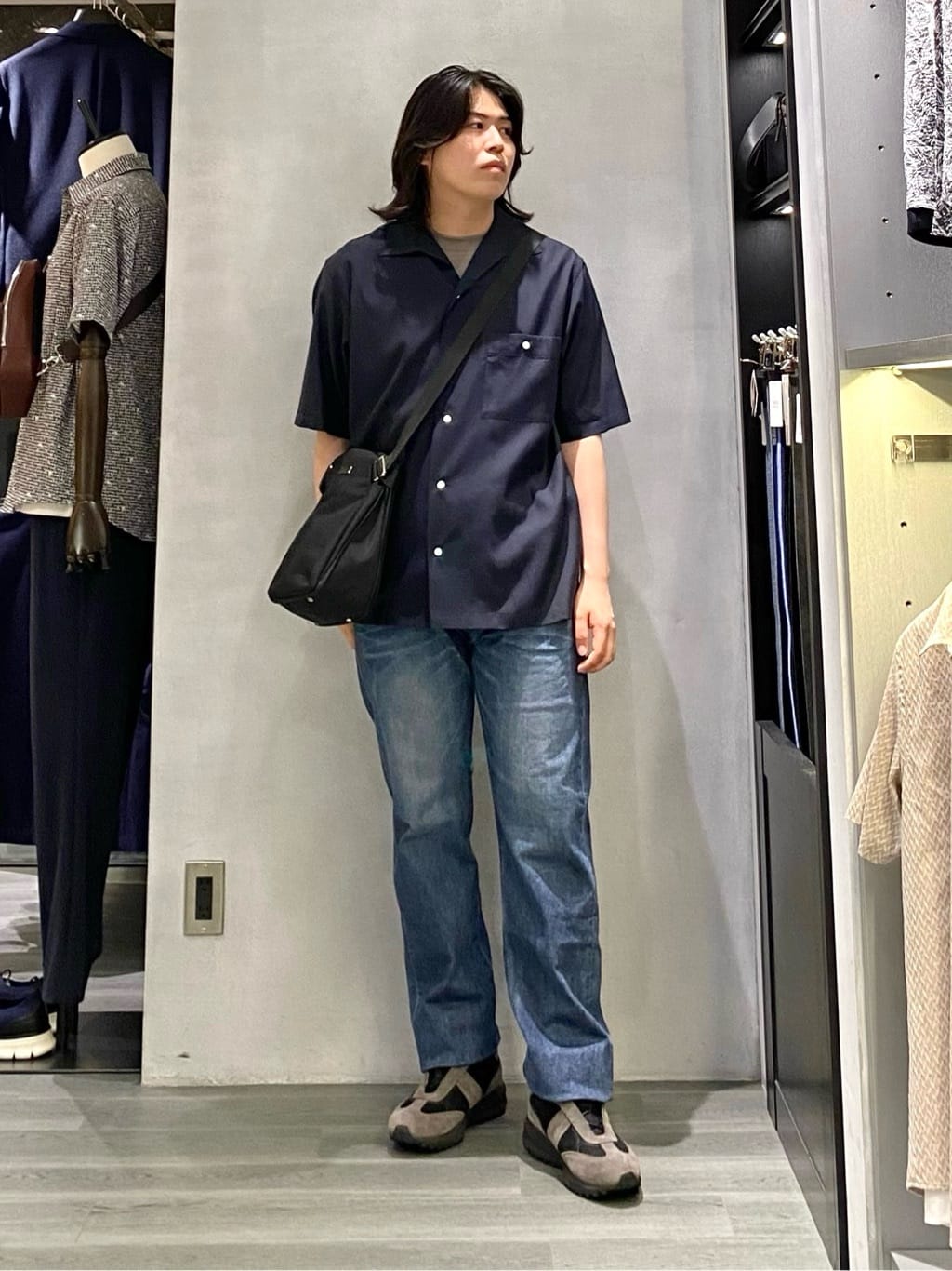 nishiさんの「TAKEO KIKUCHI｜【モンスターストレッチ】日本製 ウォッシュド デニムパンツ」を使ったコーディネート