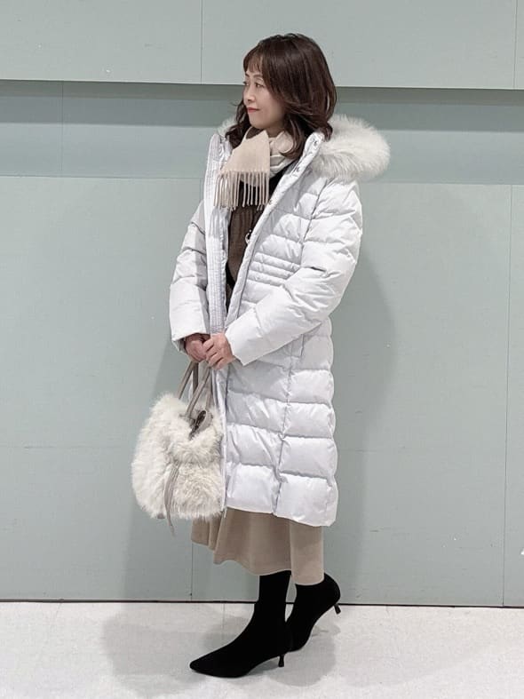 makiさんの「UNTITLED｜【はっ水機能/フード取り外し可/防寒】ロングダウンコート」を使ったコーディネート