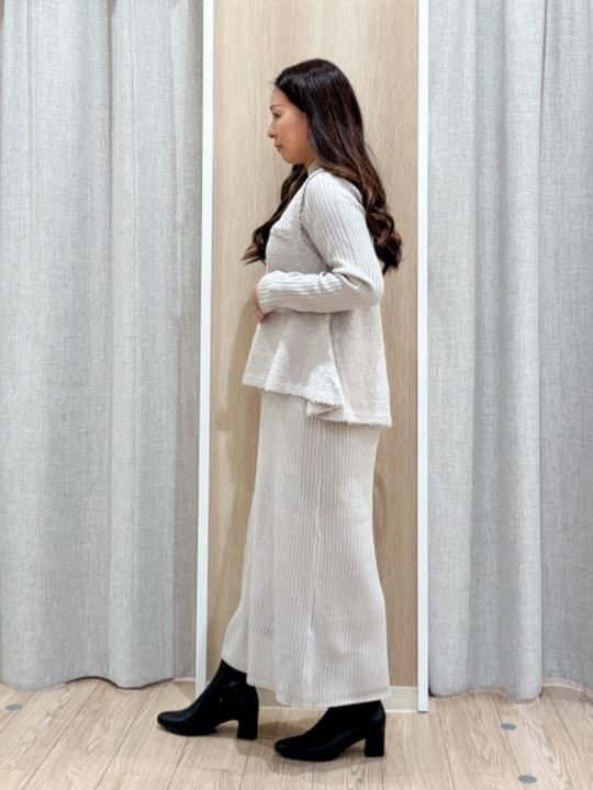 sachiさんの「grove｜【2点SET/体型カバー】一枚で決まる、ペプラムベスト&times;ニットワンピース」を使ったコーディネート