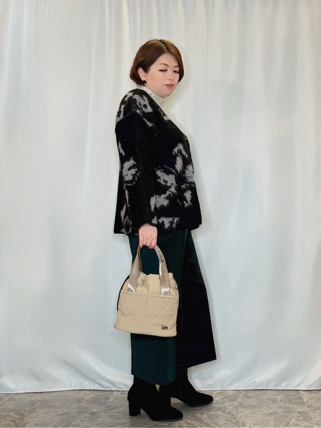 たみさんの「SHOO･LA･RUE｜羽織るだけでスタイリングの主役に 起毛柄カーディガン」を使ったコーディネート