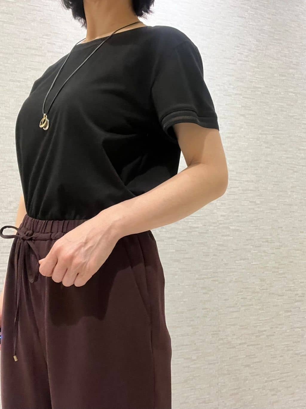 marikoさんの「Reflect｜【インナーにおすすめ◎】シアーネックデザインプルオーバー」を使ったコーディネート