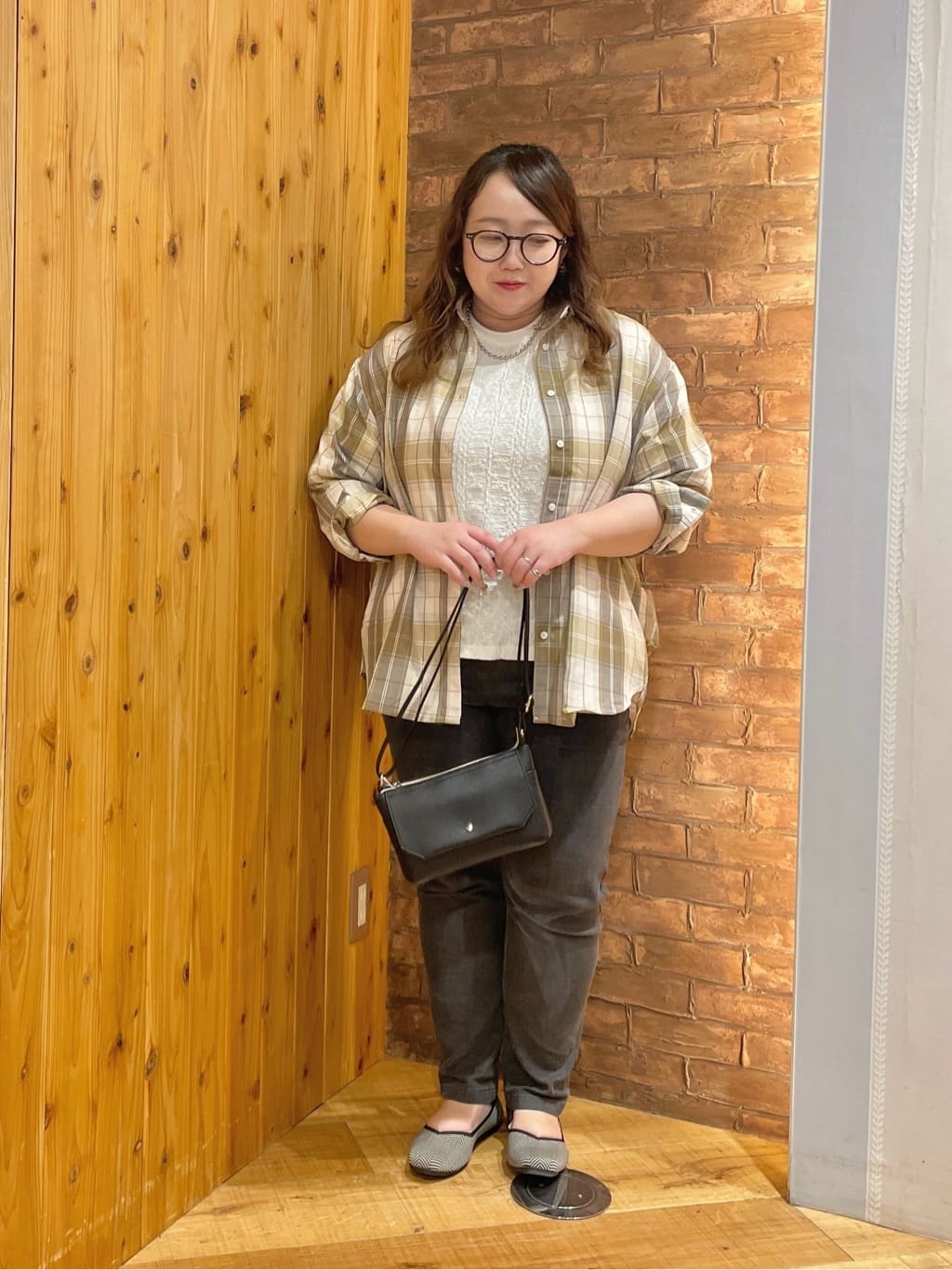 Risaさんの「SHOO･LA･RUE｜【洗濯機可/S-LL】程よい抜け感 大人のチェックシャツ」を使ったコーディネート
