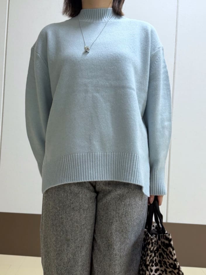 Rikoさんの「INDIVI｜【冬ニット人気NO．1！／カシミヤ混】ミドルゲージハイネックニット」を使ったコーディネート